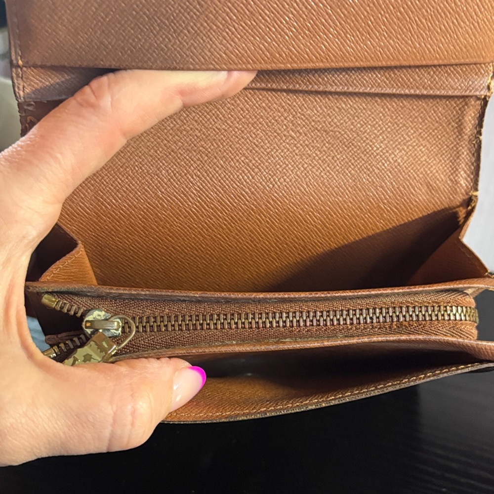 Louis Vuitton Gold and Brown Monogram Wallet - Picture 7 of 17
